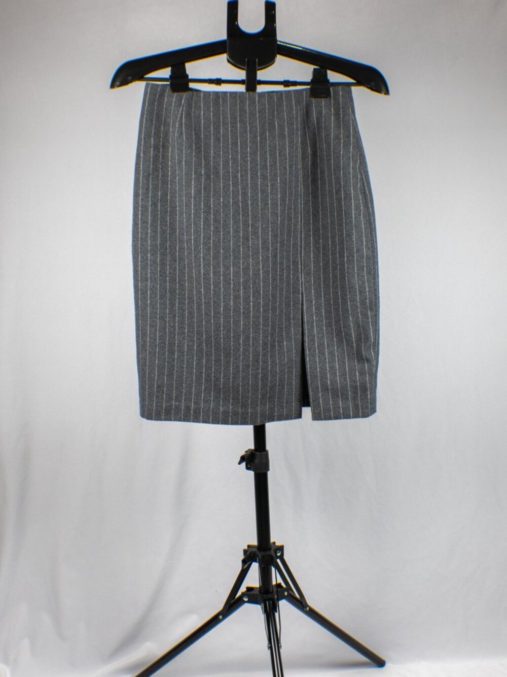 H&M Gray Pinstripe Pencil Skirt with Front Slit Size 4